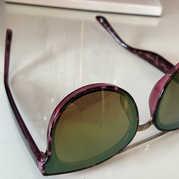 2for $20: mirror sunglasses 😎 - Picture 5 of 7